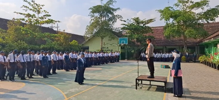 Polres Trenggalek Ajak Pelajar Paham AI dan Bijak Bermedia Sosial