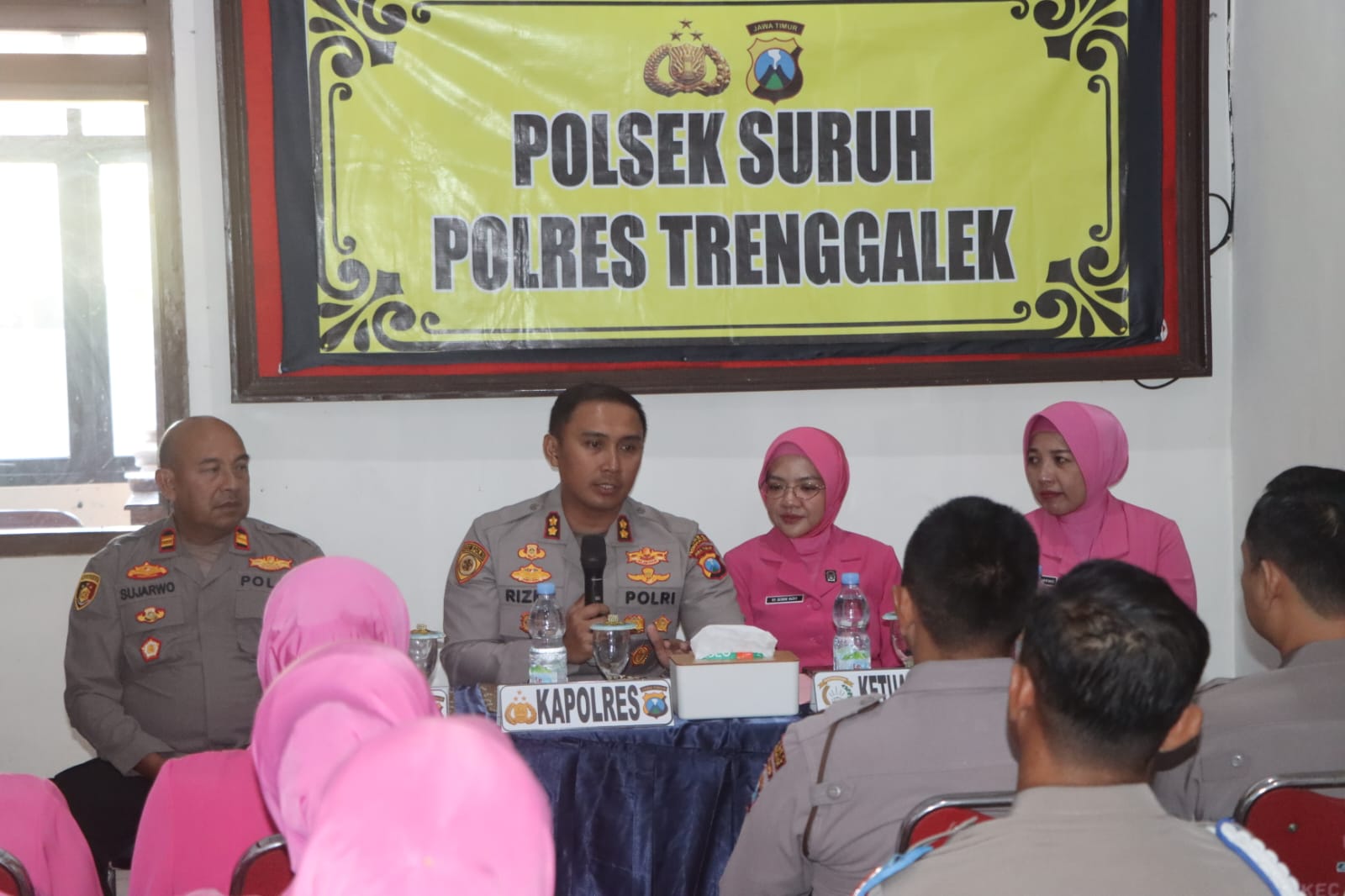 Kunjungan Kerja Kapolres Trenggalek ke Polsek Suruh dan Pule: Kuatkan Soliditas, Tingkatkan Humanisme