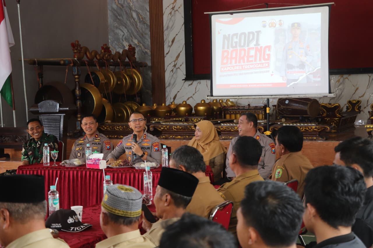 Ngobrol Gayeng Kapolres Bersama Masyarakat Dongko, Bahas Berbagai Isu Terkini